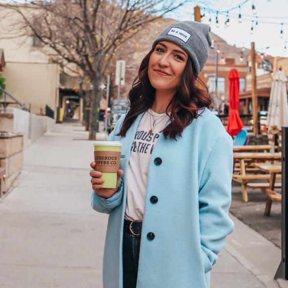 Meet your Posher! - Picture 4 of 5